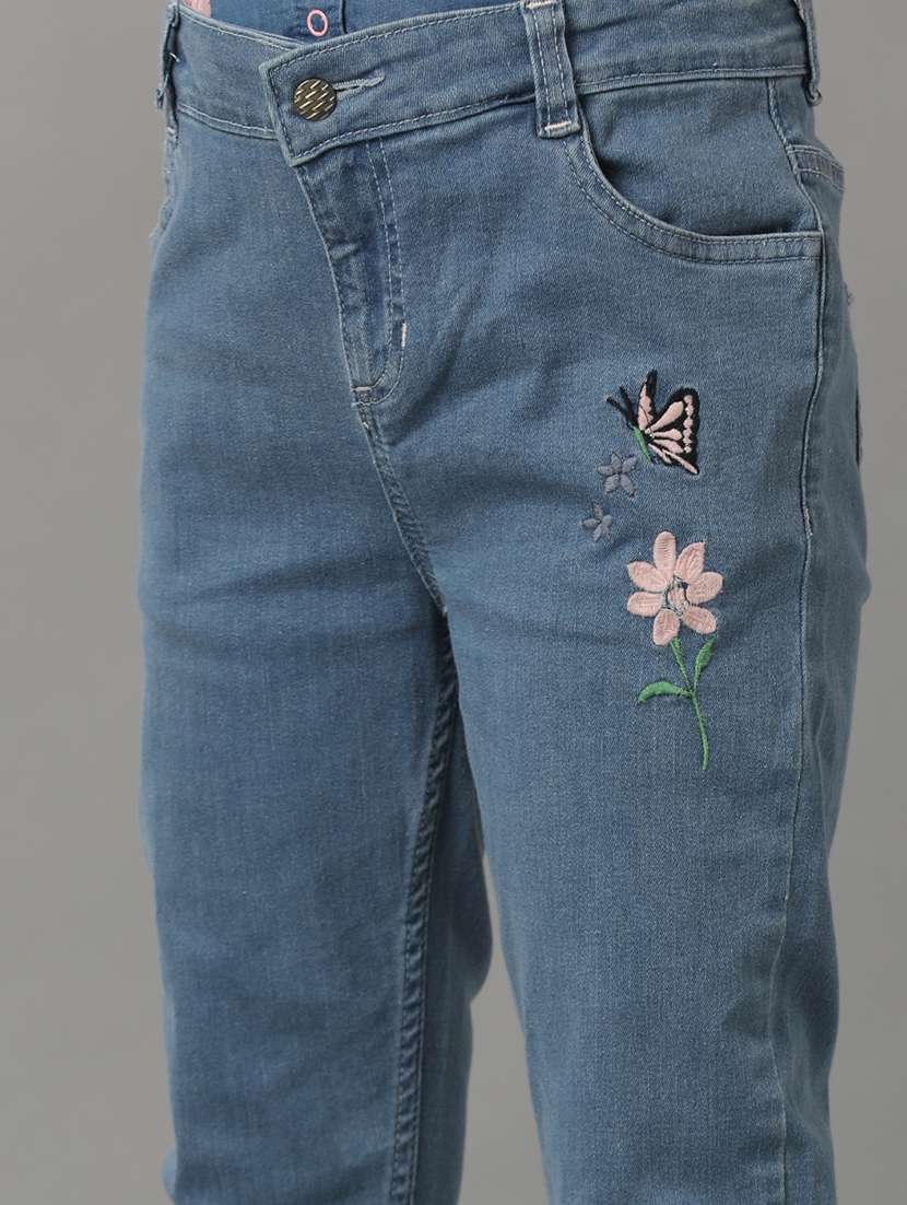 girls solid mid rise slim fit jean - 22071272 - Standard Image - 4