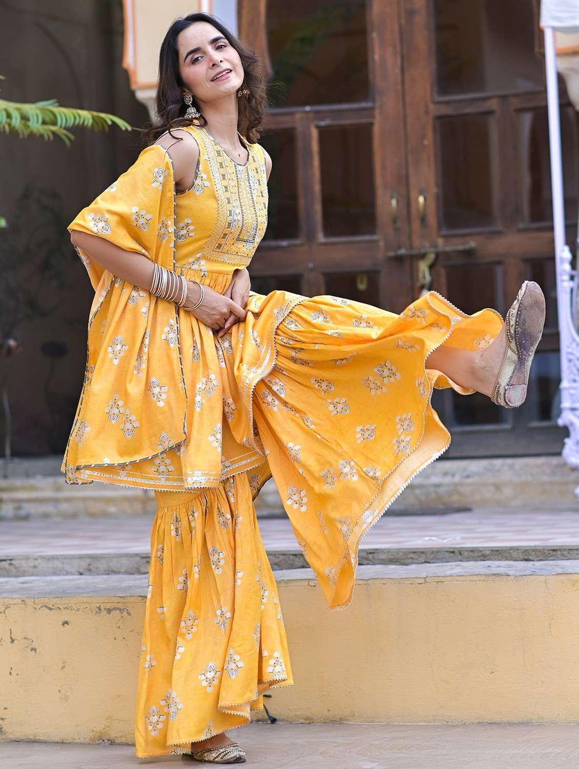 women floral sleeveless kurta sharara with dupatta set - 22071529 -  Standard Image - 1