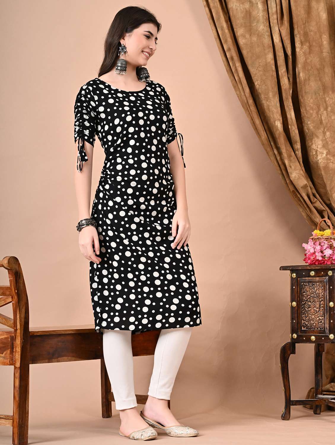 women polka dot short sleeve straight kurta - 22071557 - Standard Image - 4