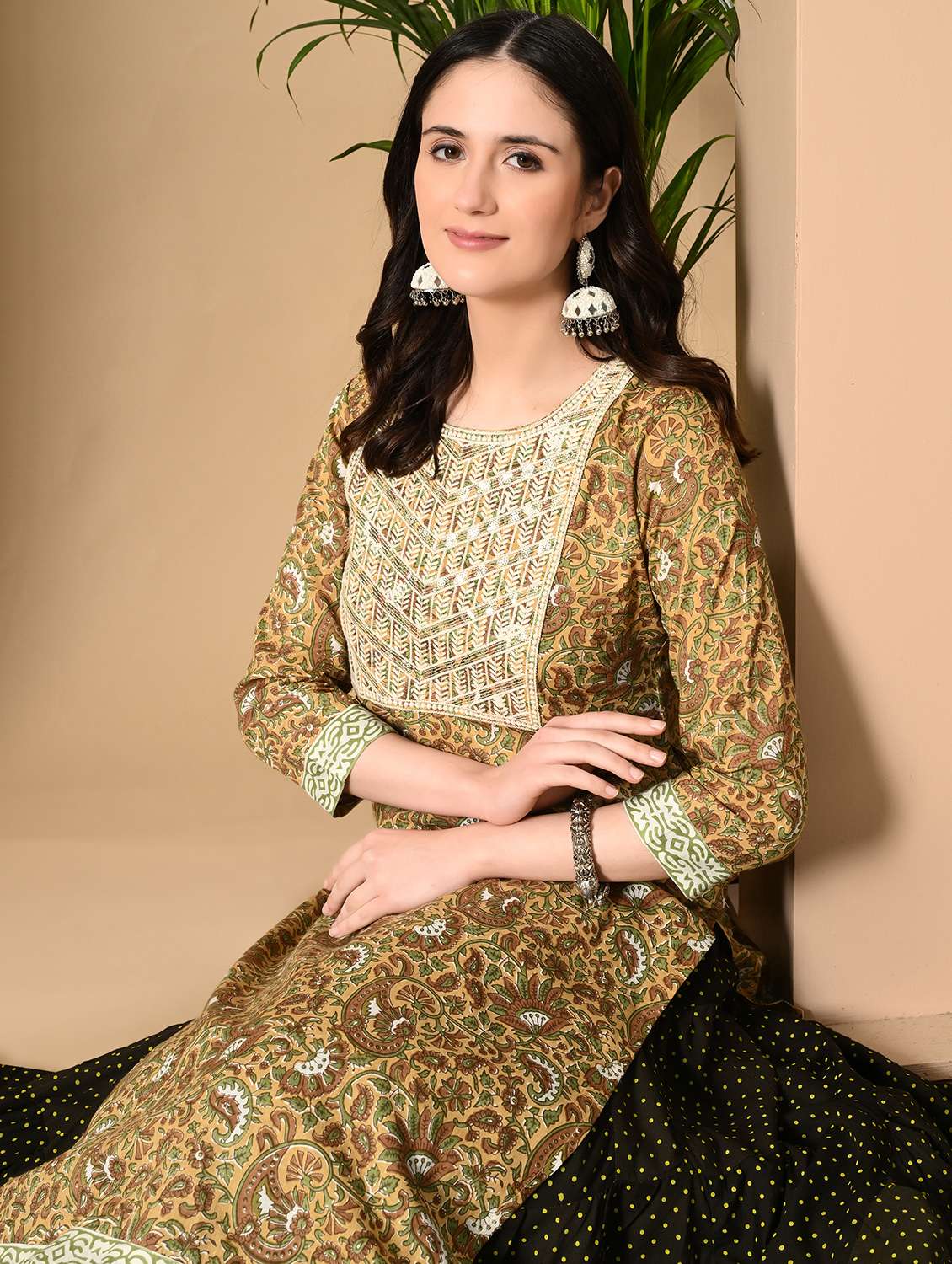 women paisley printed three quarter sleeve straight kurta - 22071560 - Standard Image - 4