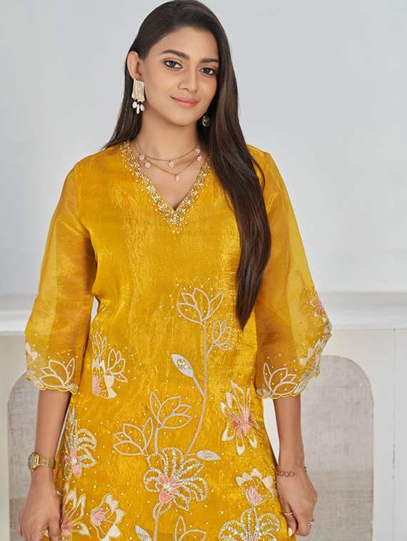 women embroidered three quarter sleeve ethnic co-ord set - 22072035 - Standard Image - 4