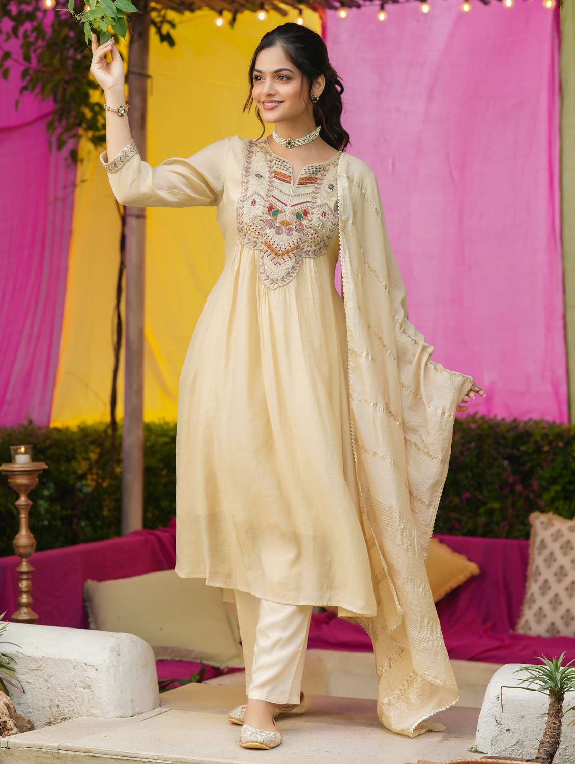 women solid with work three quarter sleeve kurta pant with dupatta set - 22072092 - Standard Image - 4