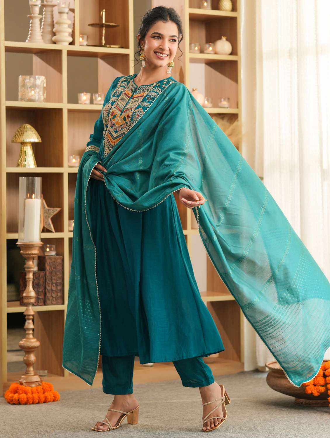 women solid with work three quarter sleeve kurta pant with dupatta set - 22072094 - Standard Image - 4