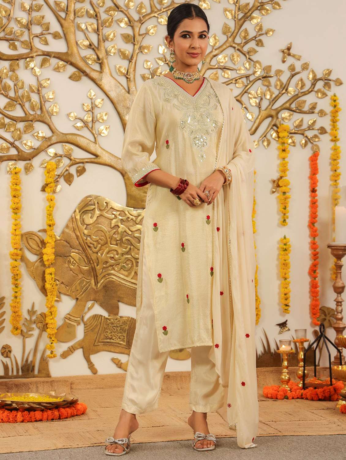 women solid with work three quarter sleeve kurta pant with dupatta set