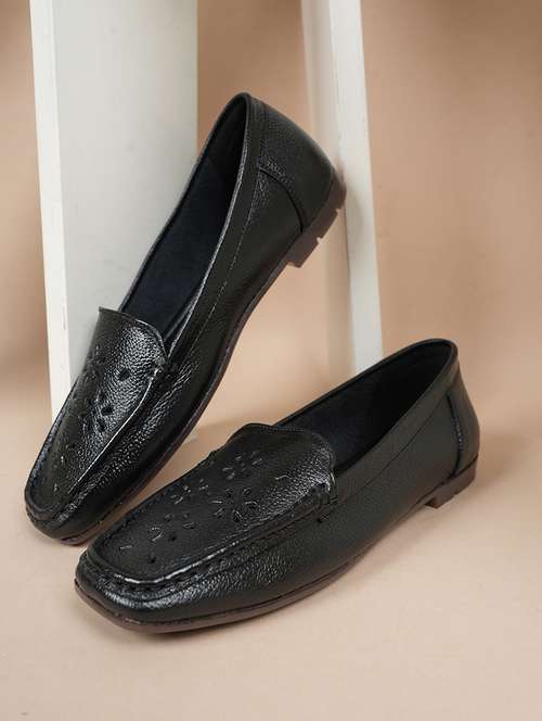black leather ballerina - 22072117 - Standard Image - 0