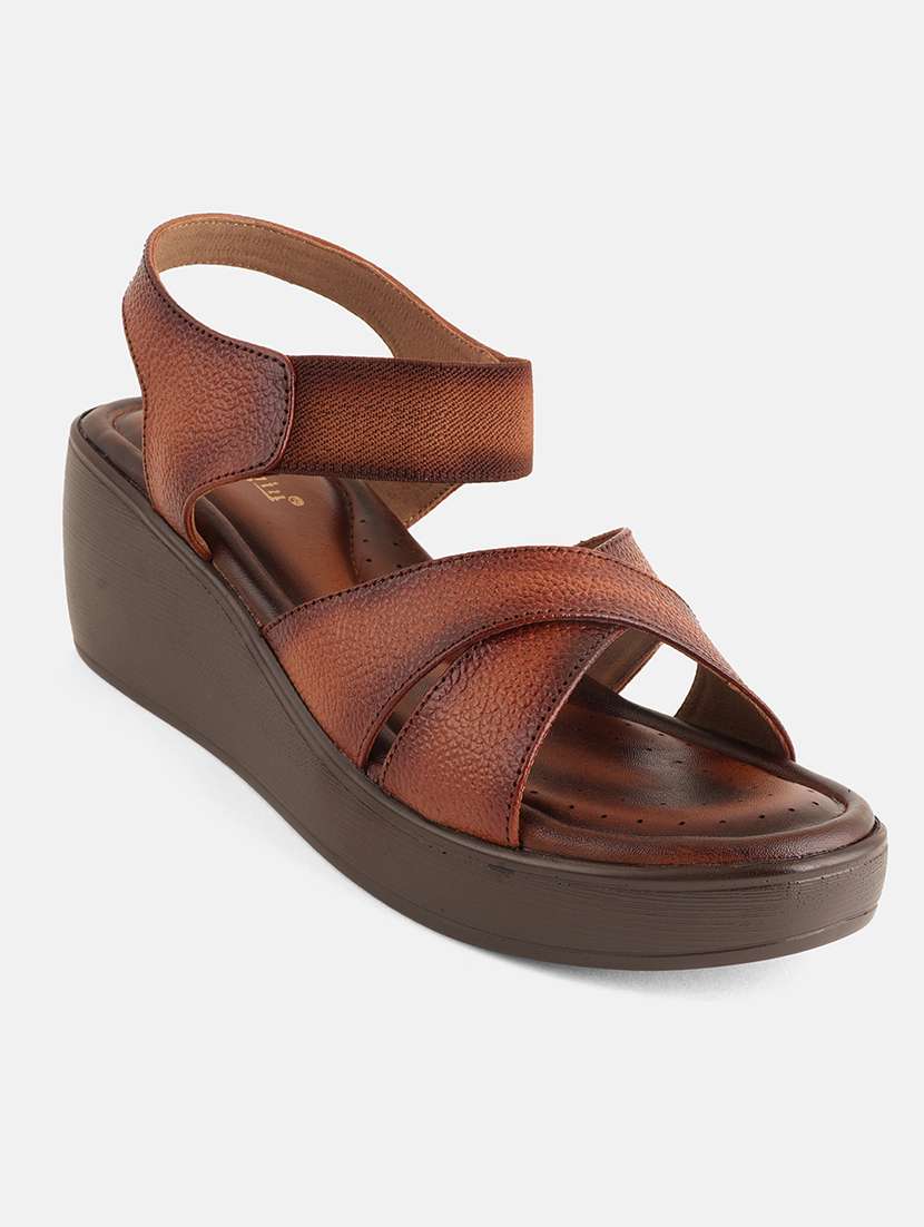 women solid back strap wedges - 22072132 - Standard Image - 4