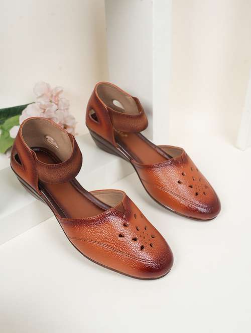 women tan solid wedge - 22072137 - Standard Image - 0