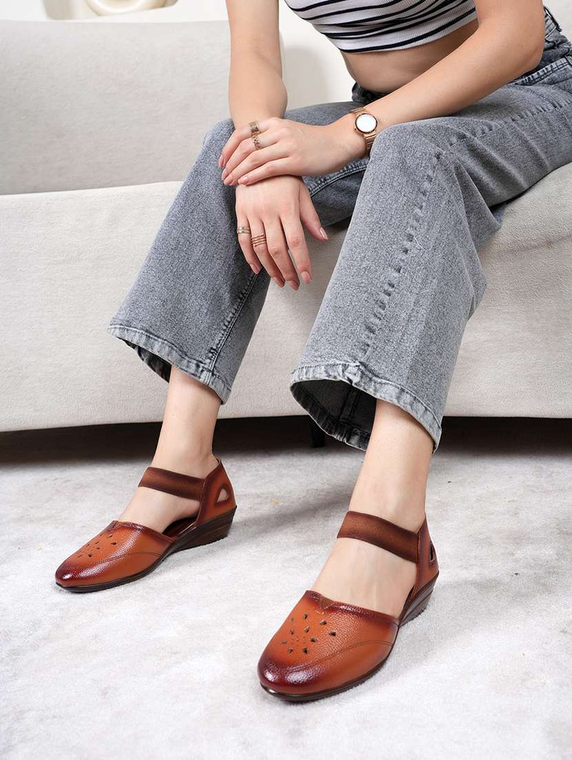 women tan solid wedge - 22072137 - Standard Image - 1