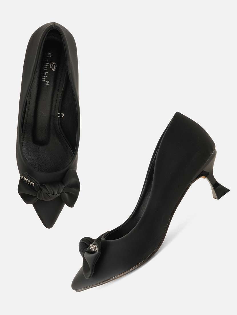 Womne Black Slip On Pump