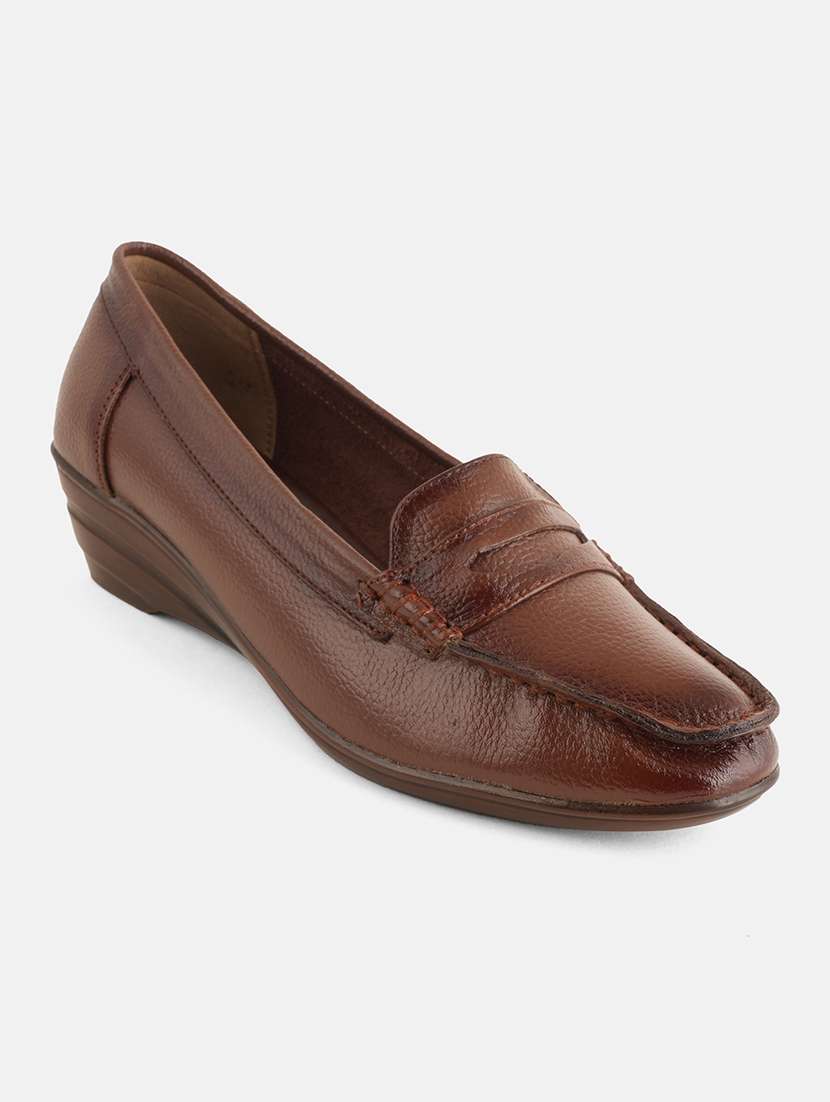 women solid slip on platform wedge - 22072175 - Standard Image - 4