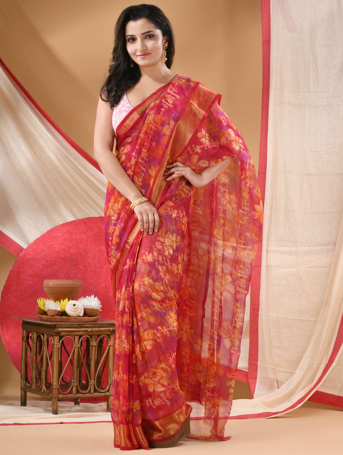 women floral printed saree - 22072236 -  Zoom Image - 0