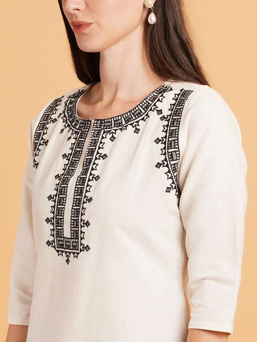 women embroidered three quarter sleeve straight kurti - 22072440 - Standard Image - 4