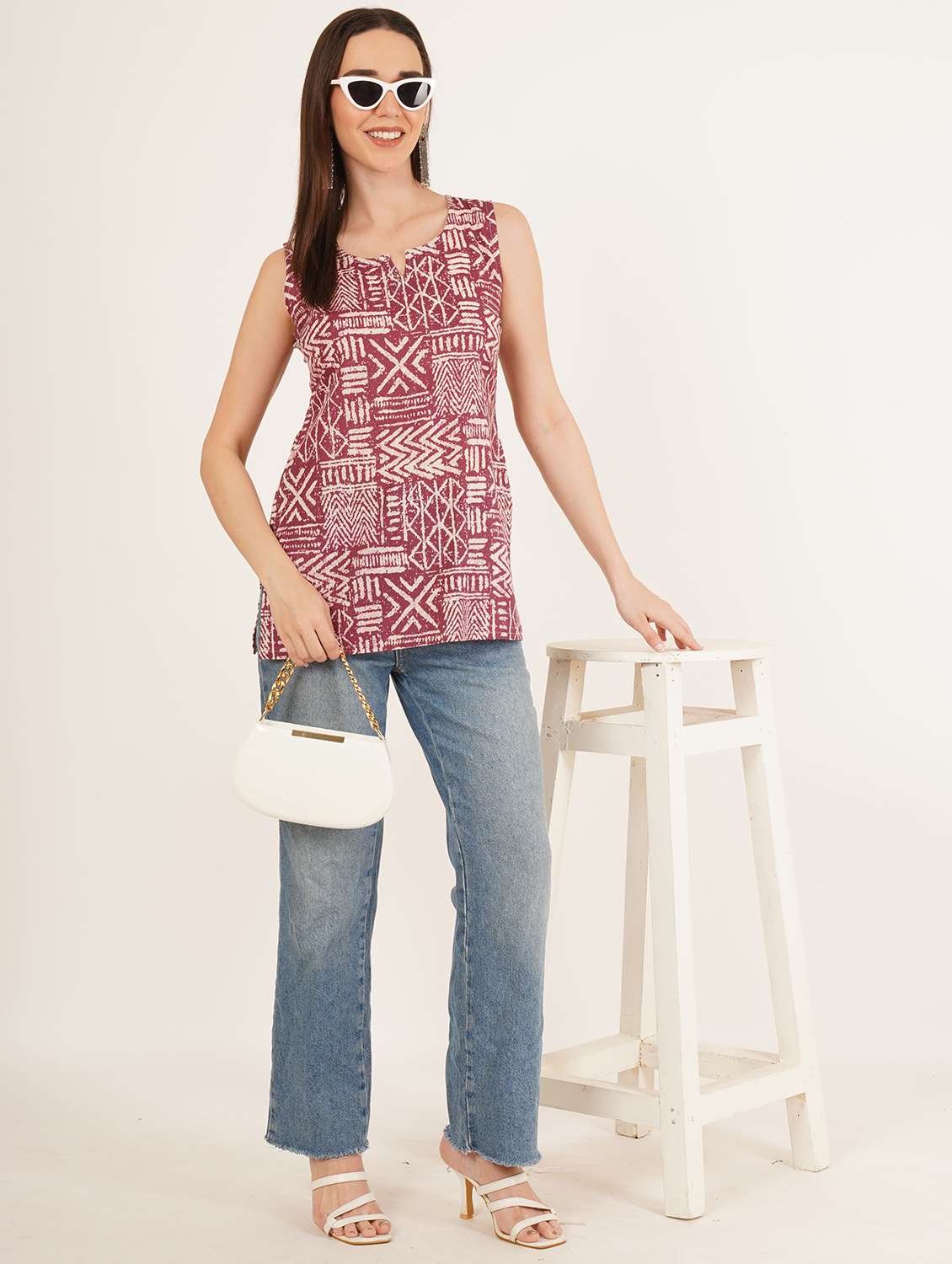 women printed sleeveless straight kurti - 22072580 -  Standard Image - 1