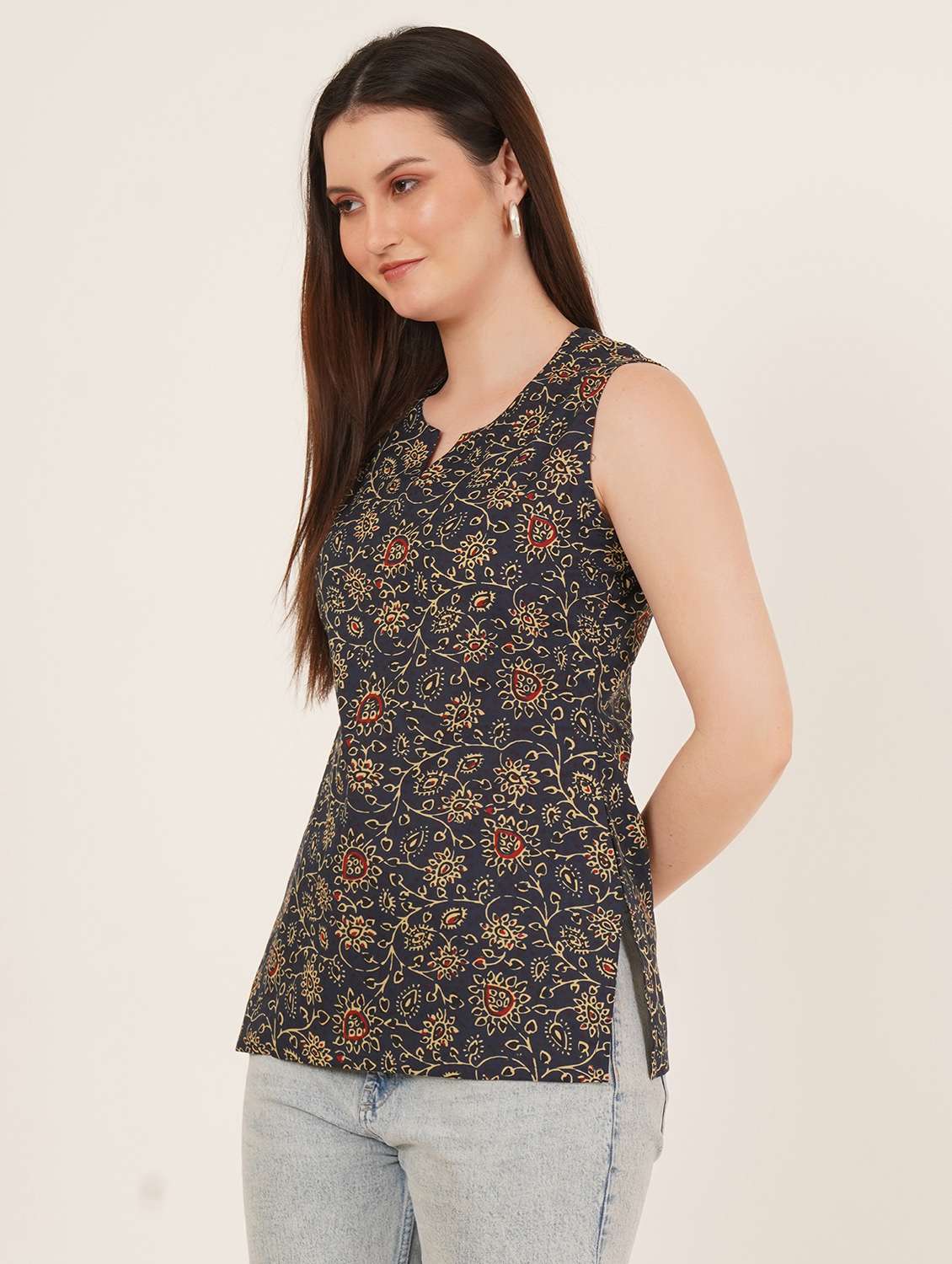 women printed sleeveless straight kurti - 22072585 - Standard Image - 4