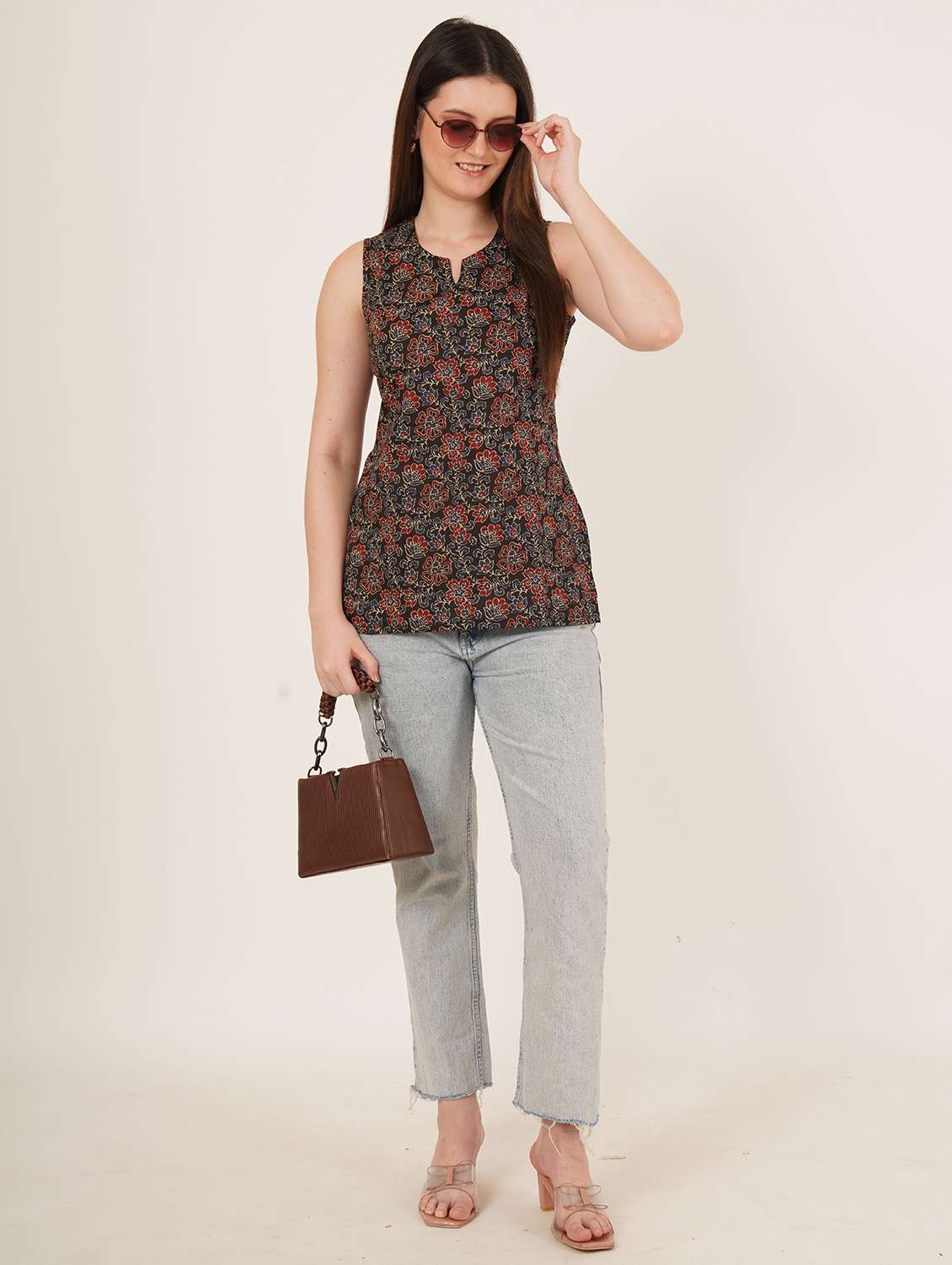 women printed sleeveless straight kurti - 22072587 -  Standard Image - 6