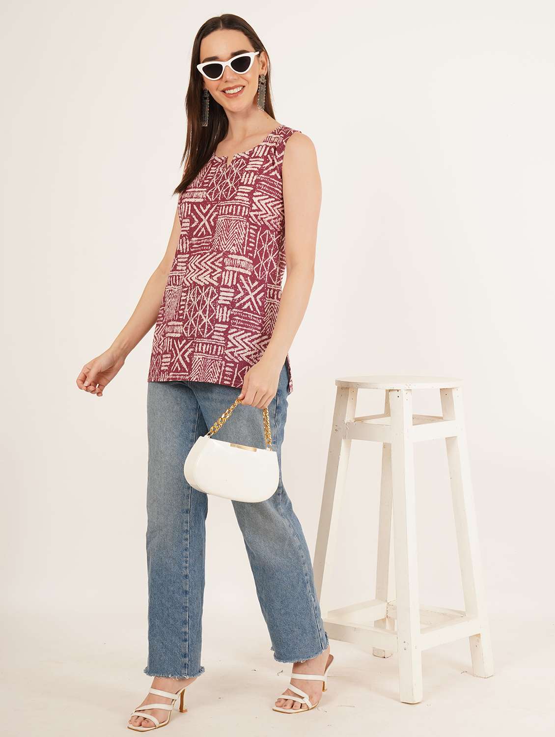 women printed sleeveless straight kurti