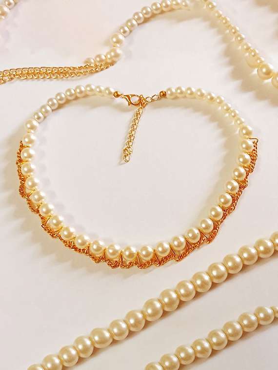 pearl choker with golden chain necklace - 22072602 - Zoom Image - 0