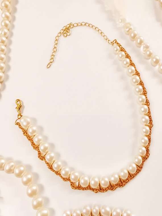 pearl choker with golden chain necklace - 22072602 - Standard Image - 1