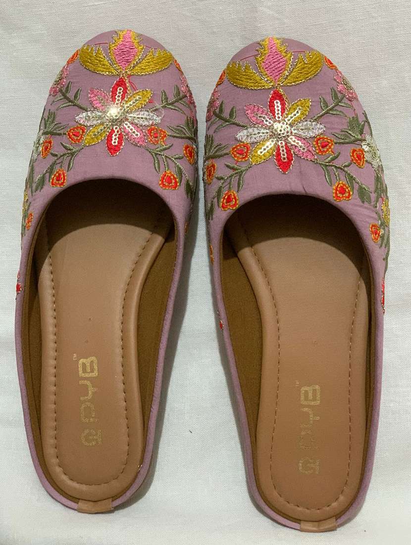 women embroidered slip on jutis - 22072765 -  Standard Image - 1