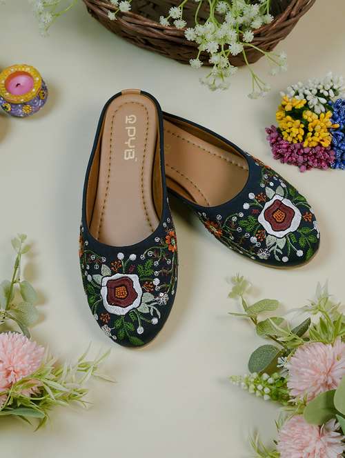 women embroidered slip on jutis - 22072770 -  Standard Image - 0