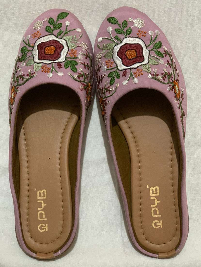 women embroidered slip on jutis - 22072772 -  Standard Image - 1