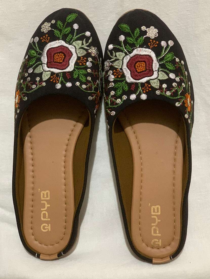 women embroidered slip on jutis - 22072774 -  Standard Image - 1