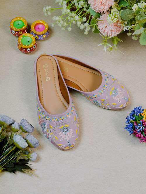 women embroidered slip on jutis - 22072779 -  Standard Image - 0