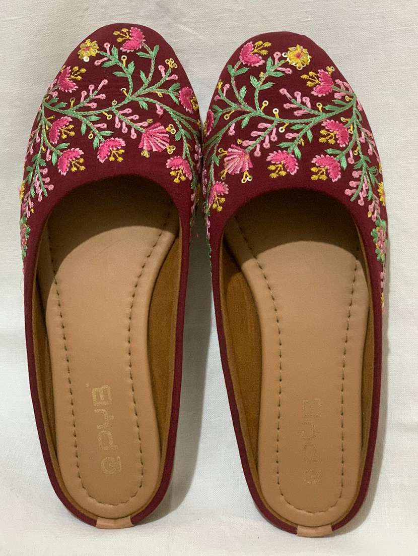 women embroidered slip on jutis - 22072803 -  Standard Image - 1