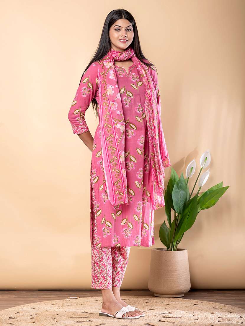 women floral three quarter sleeve kurta pant with dupatta set - 22072861 -  Standard Image - 1