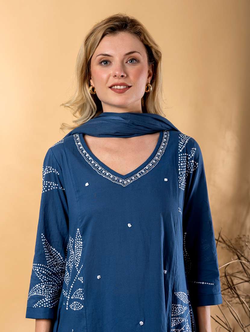 women printed three quarter sleeve kurta pant with dupatta set - 22072879 -  Standard Image - 4