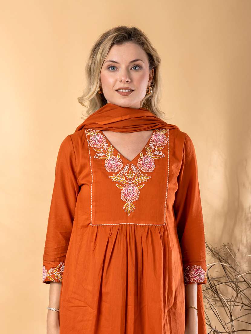 women embroidered three quarter sleeve kurta pant with dupatta set - 22072885 -  Standard Image - 4