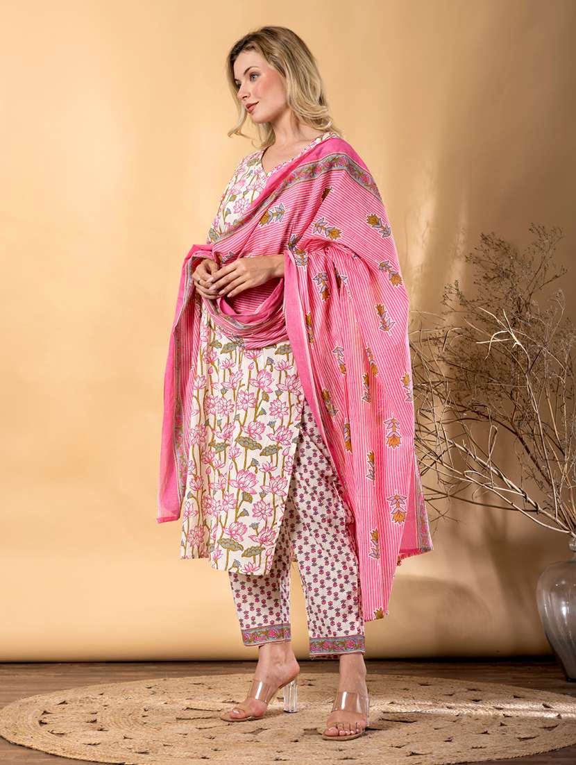 women floral three quarter sleeve kurta pant with dupatta set - 22072887 -  Standard Image - 1