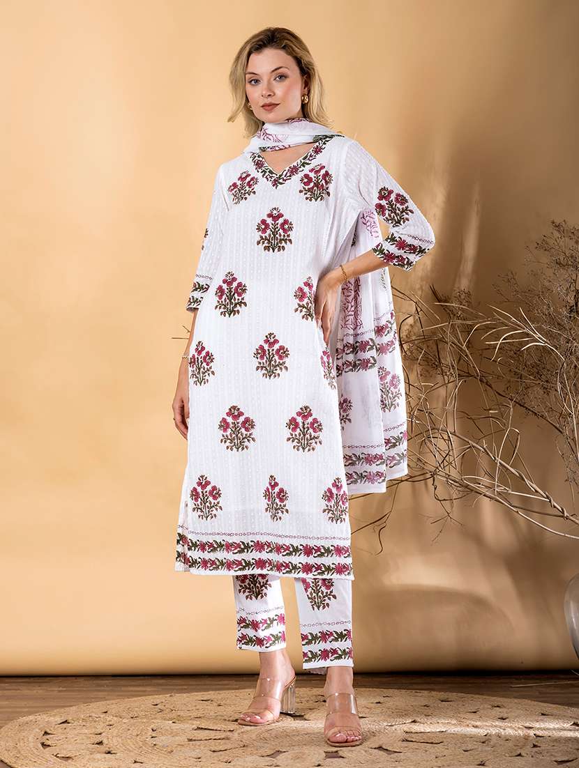women floral three quarter sleeve kurta pant with dupatta set - 22072891 -  Standard Image - 1