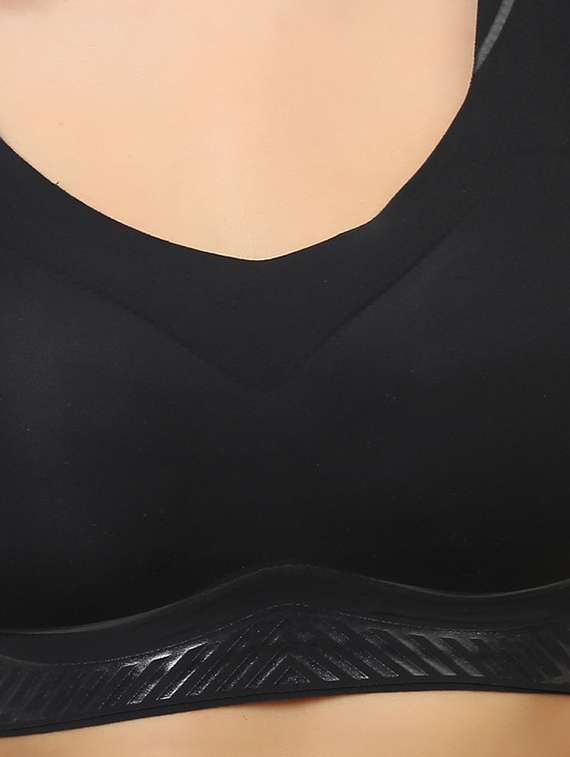 women black solid lightly padded sports bra - 22072897 - Standard Image - 4