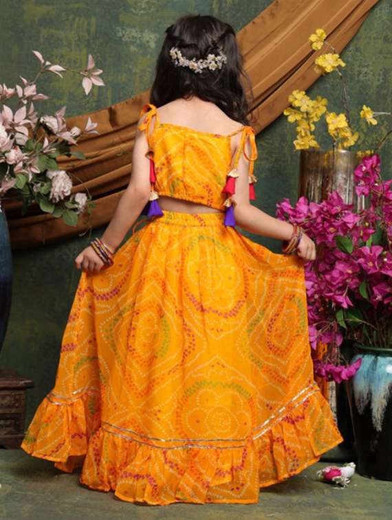 girls bandhani print sleveeless lehenga choli set - 22072992 - Standard Image - 4