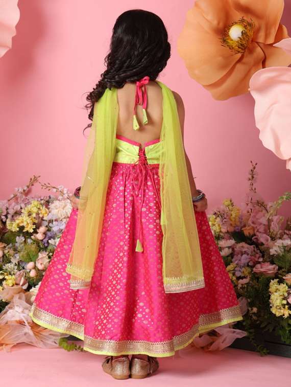Girls Self Designed Sleveeless Lehenga Choli Set