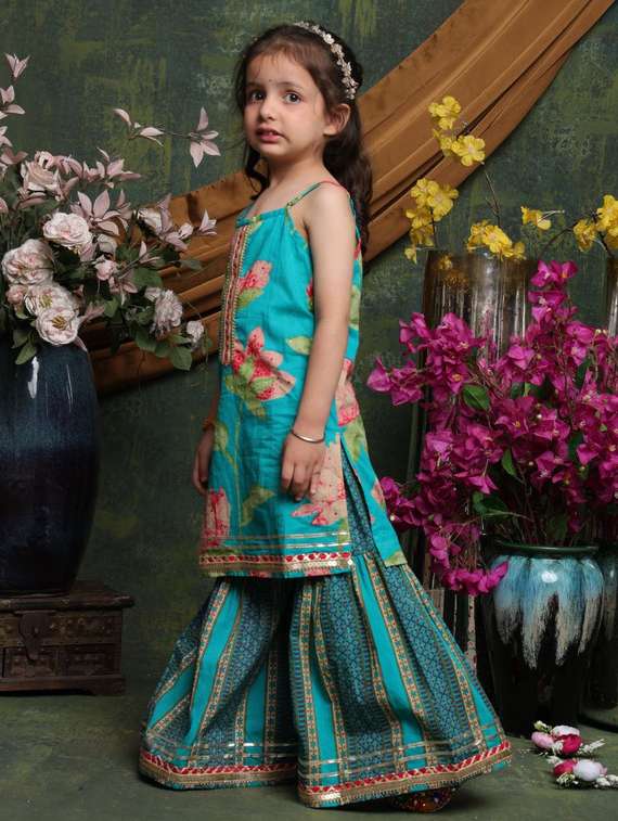 girls floral print sleeveless kurta and sharara set - 22073044 - Standard Image - 1