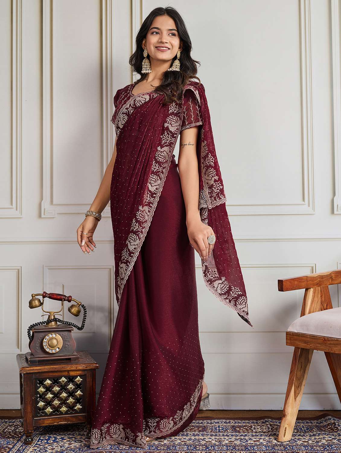women solid with work embroidered saree with blouse - 22073987 - Standard Image - 1