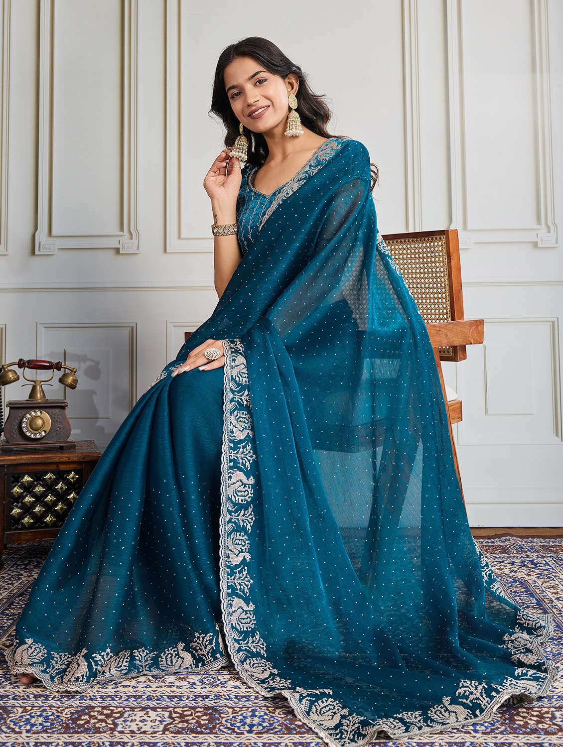 women solid with work embroidered saree with blouse - 22073988 -  Standard Image - 1
