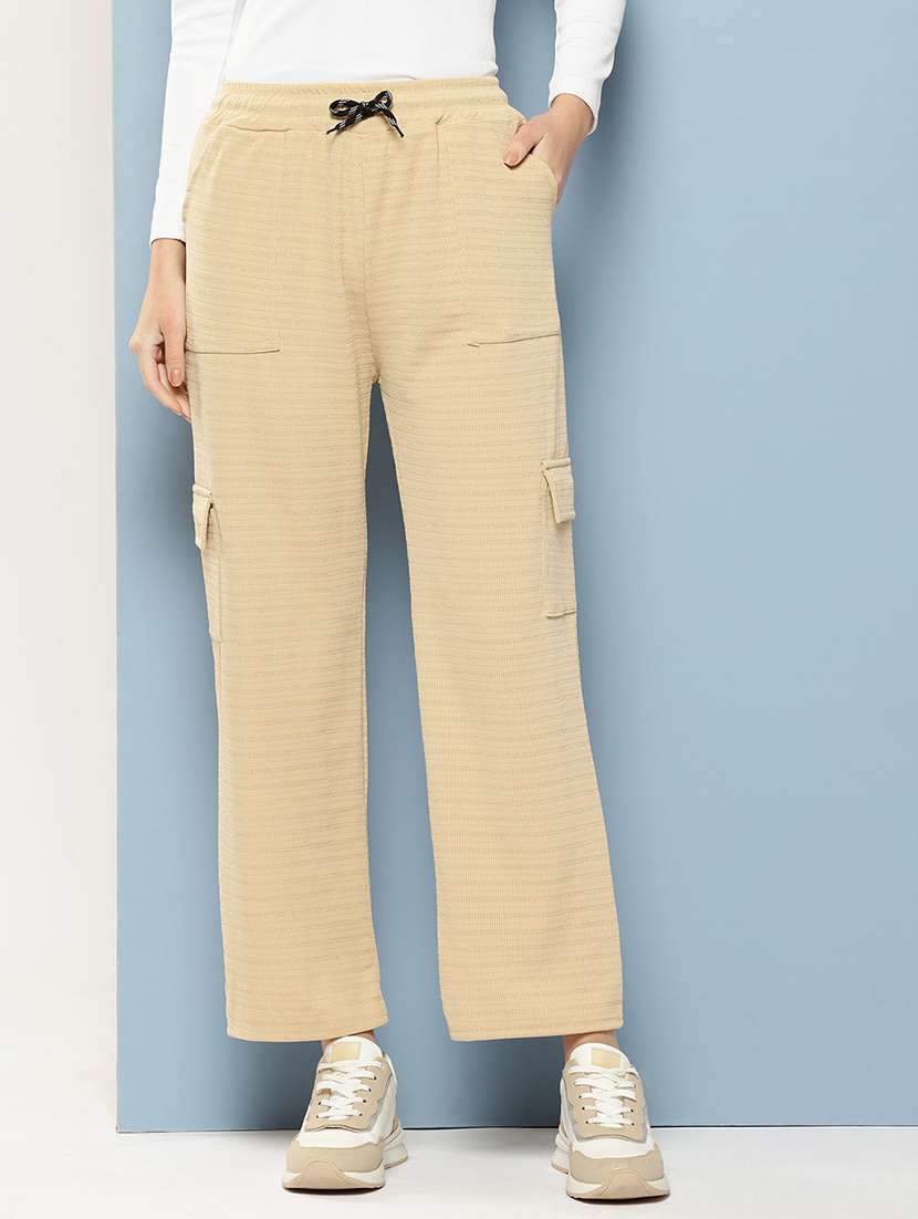 women solid mid rise regular fit cargo