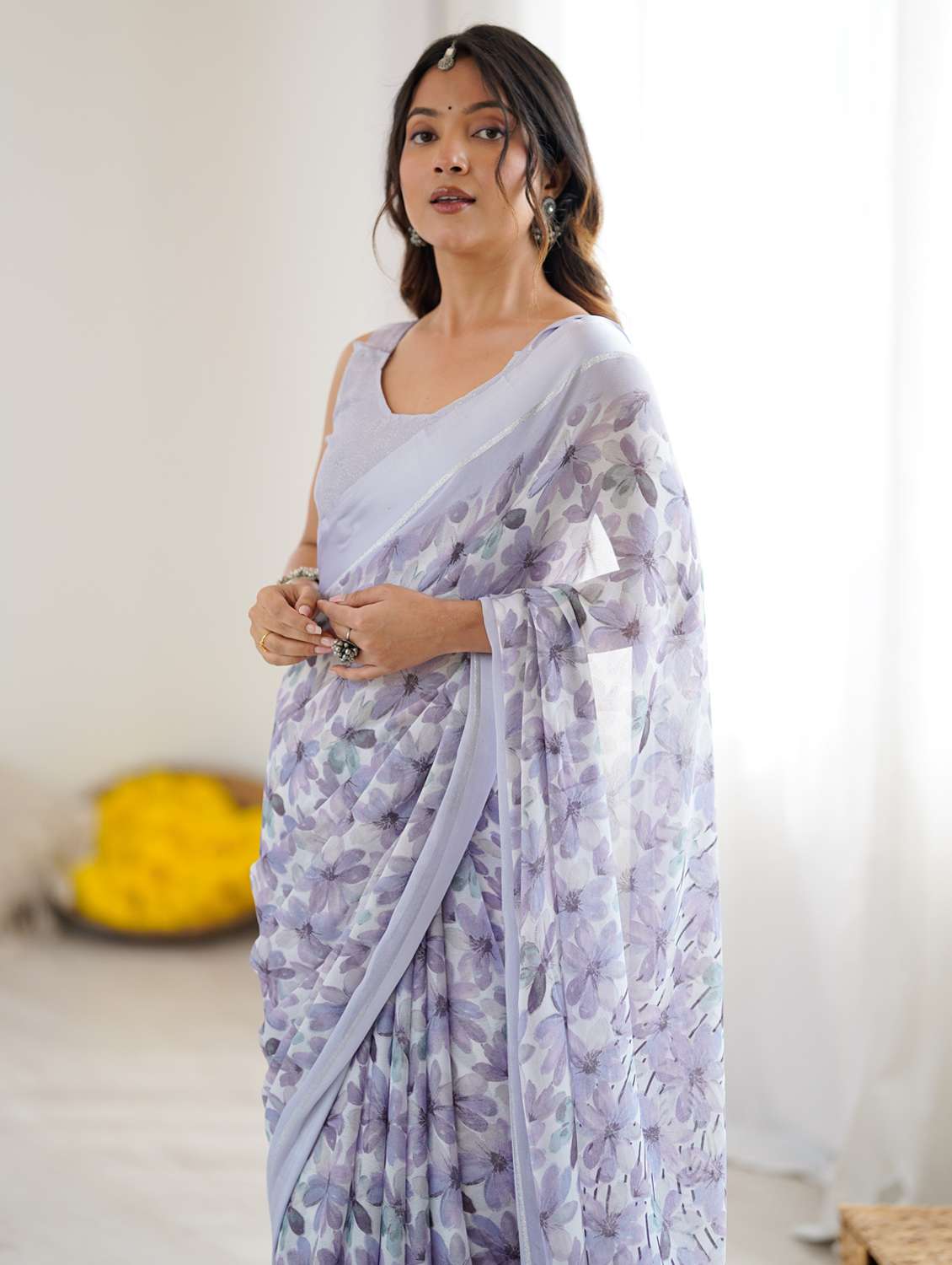 women floral printed saree with blouse - 22074109 -  Standard Image - 4