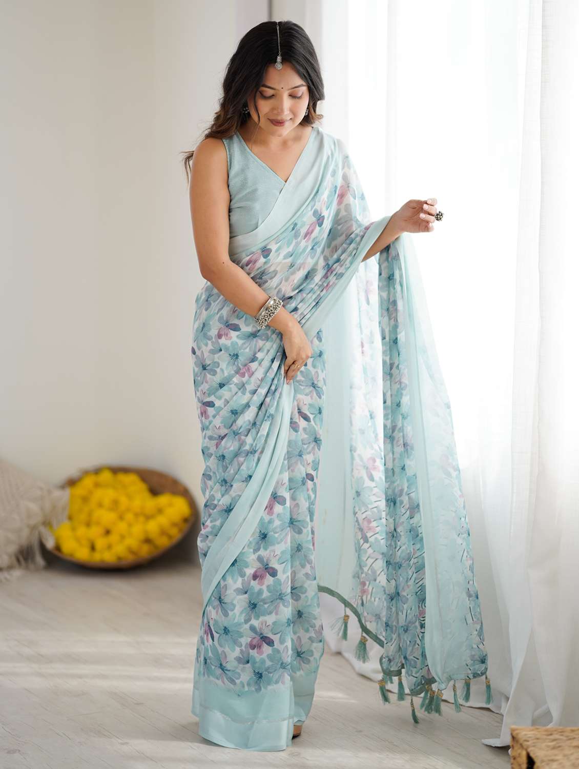 women floral printed saree with blouse - 22074113 -  Standard Image - 1