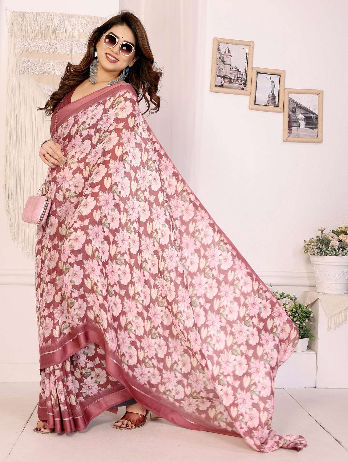 women floral printed saree with blouse - 22074118 - Standard Image - 1