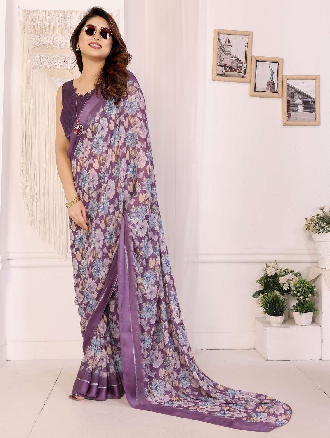 women floral printed saree with blouse - 22074120 - Standard Image - 1