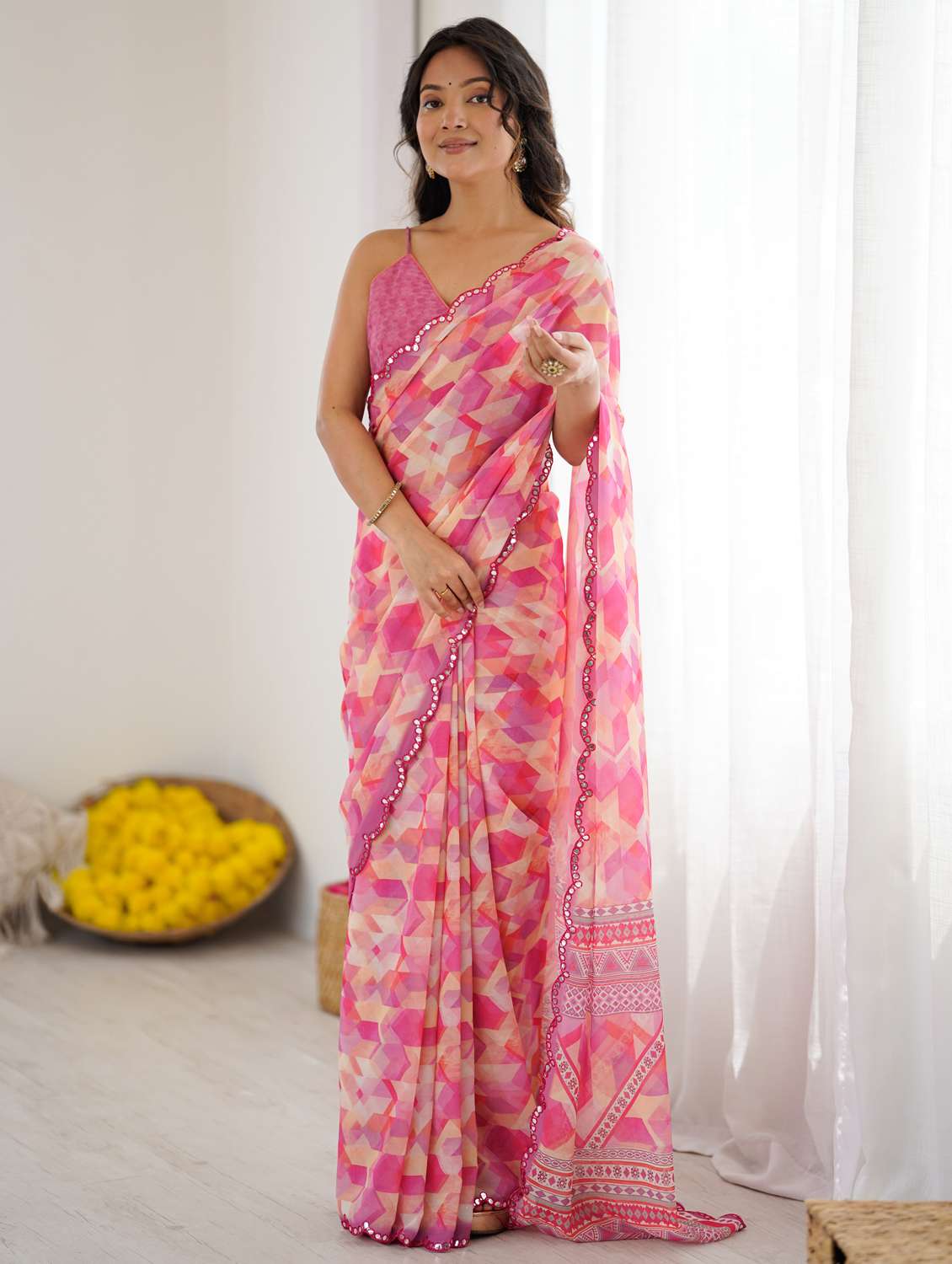 women printed casual wear saree with blouse - 22074126 - Zoom Image - 0
