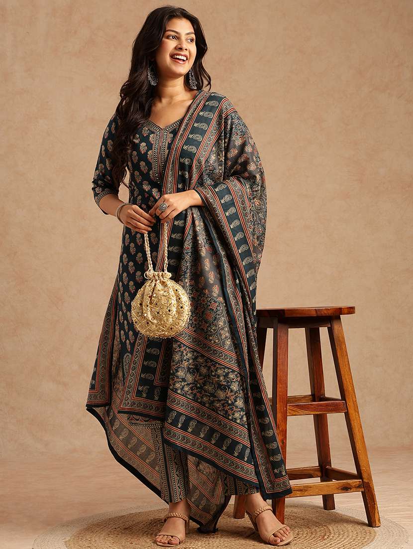 women printed three quarter sleeve kurta pant with dupatta set