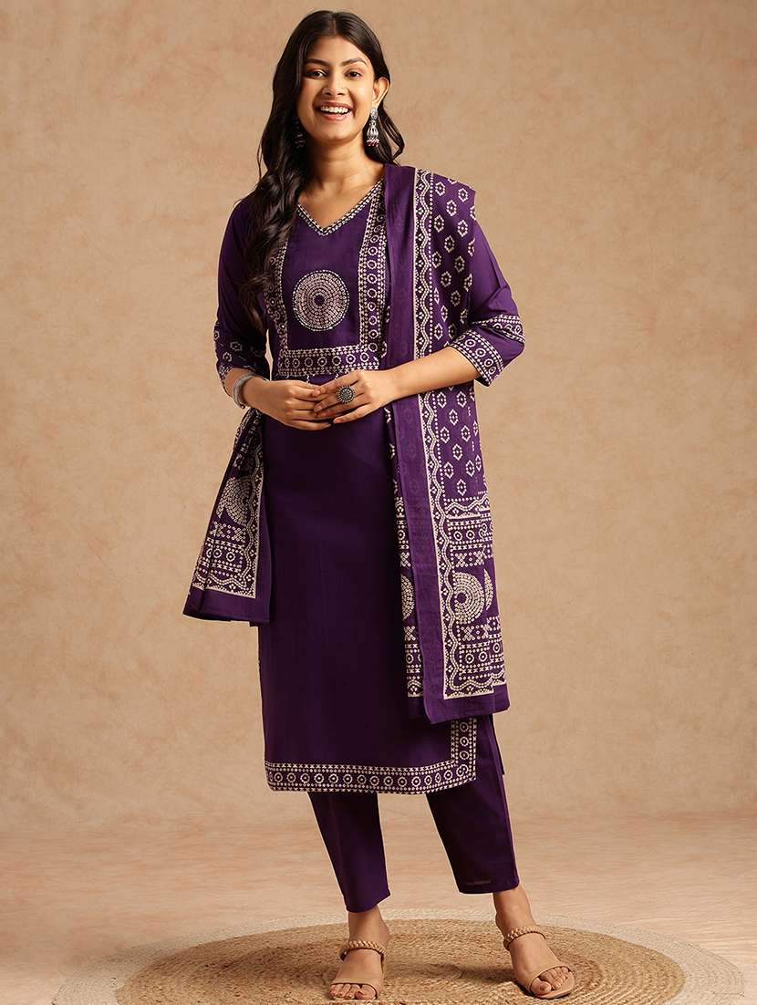 women bandhani printed three quarter sleeve kurta pant with dupatta set - 22074150 -  Standard Image - 1