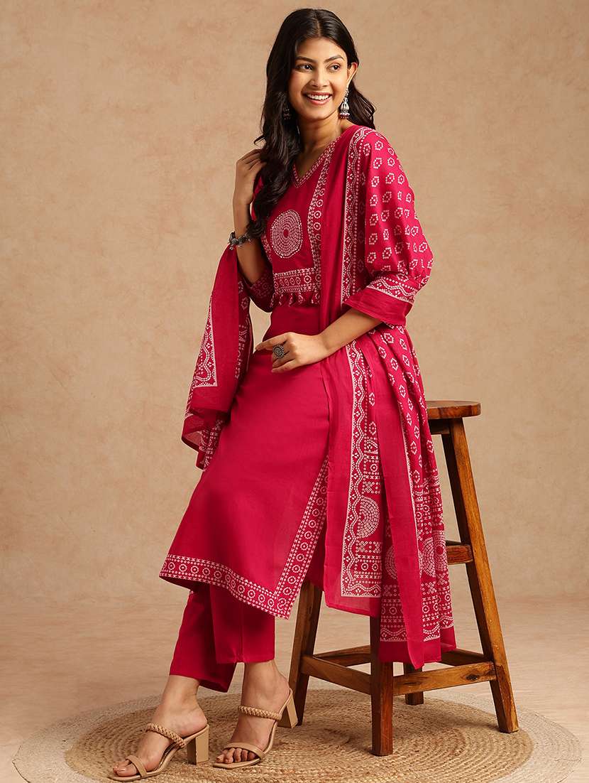 women bandhani printed three quarter sleeve kurta pant with dupatta set
