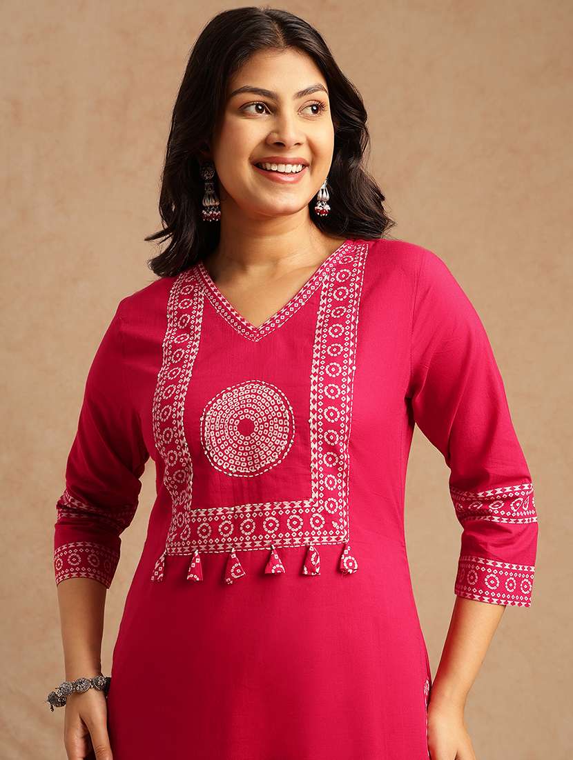 women bandhani printed three quarter sleeve kurta pant with dupatta set - 22074151 -  Standard Image - 4