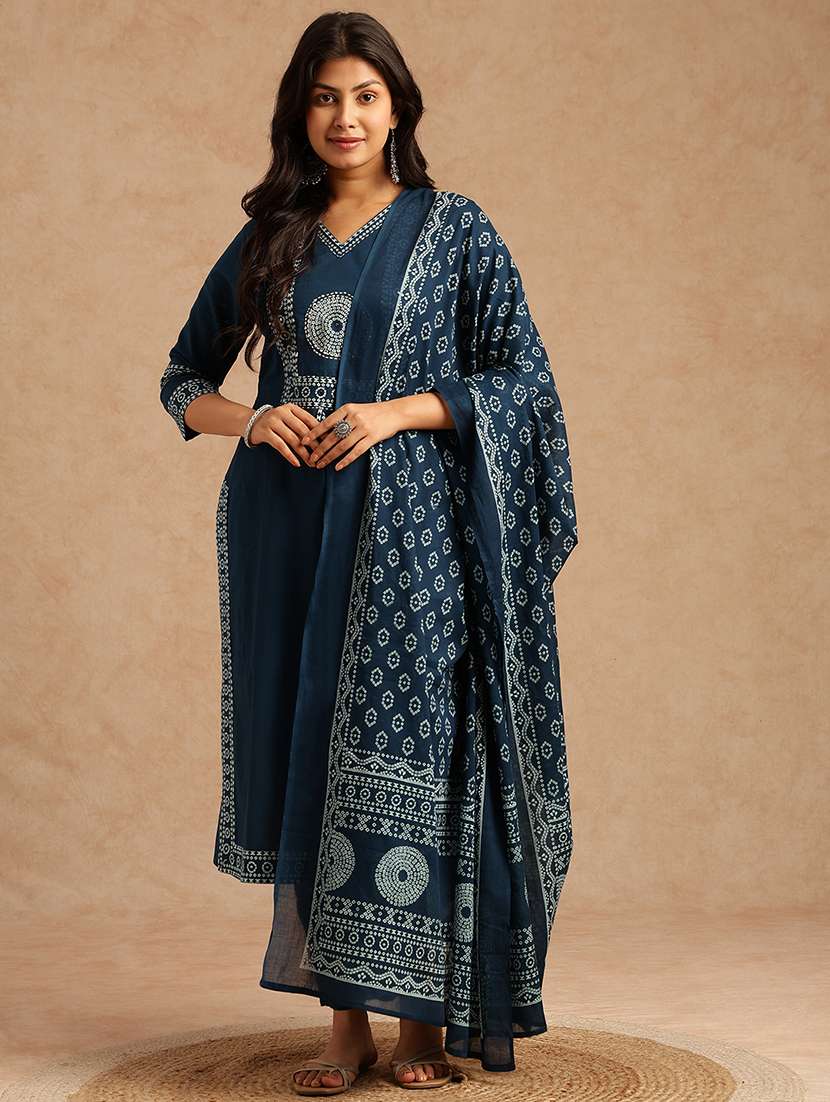 women bandhani printed three quarter sleeve kurta pant with dupatta set - 22074153 -  Standard Image - 1